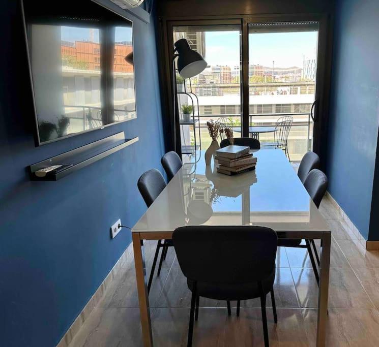 Minutes To The Beach, Near Convention Centre And Free Parking Barcelona Exterior foto