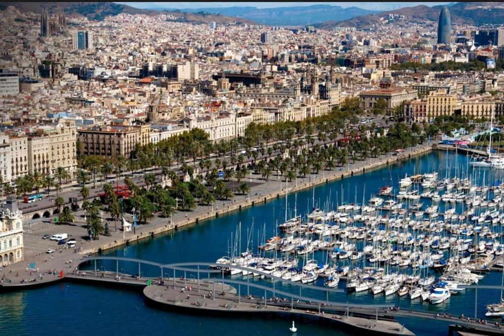 8 Min Walk To The Beach & 10 Min Walk To Convention Centre ! Barcelona Exterior foto